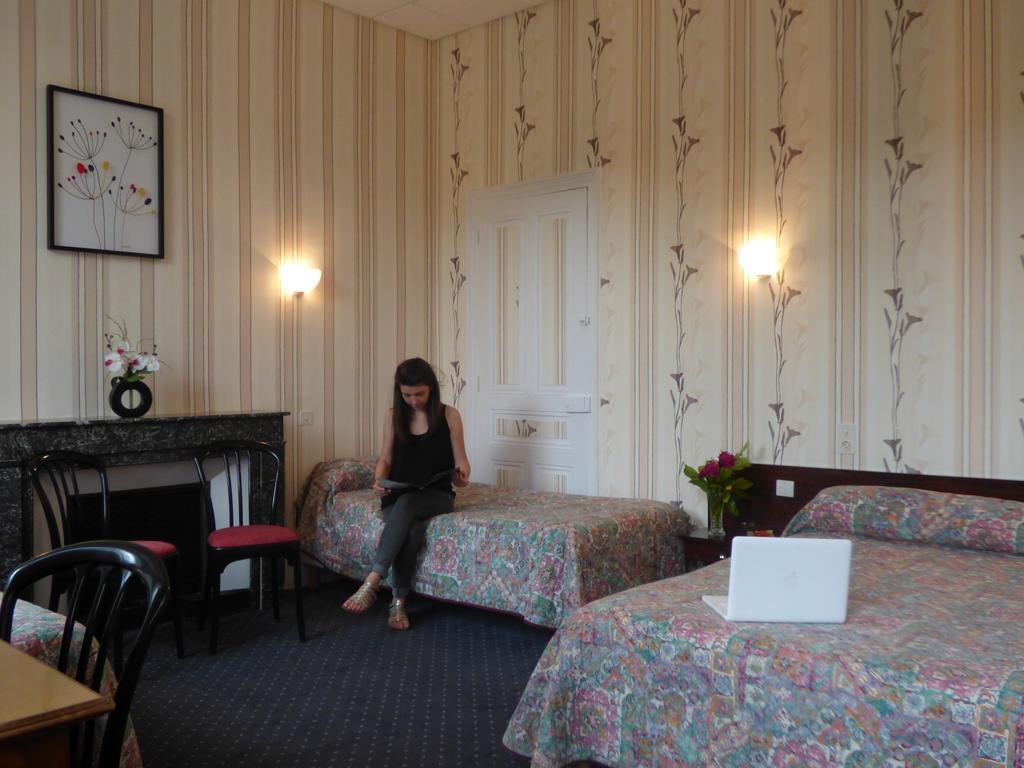 Hotel Saint Jean Vals-les-Bains Exterior photo