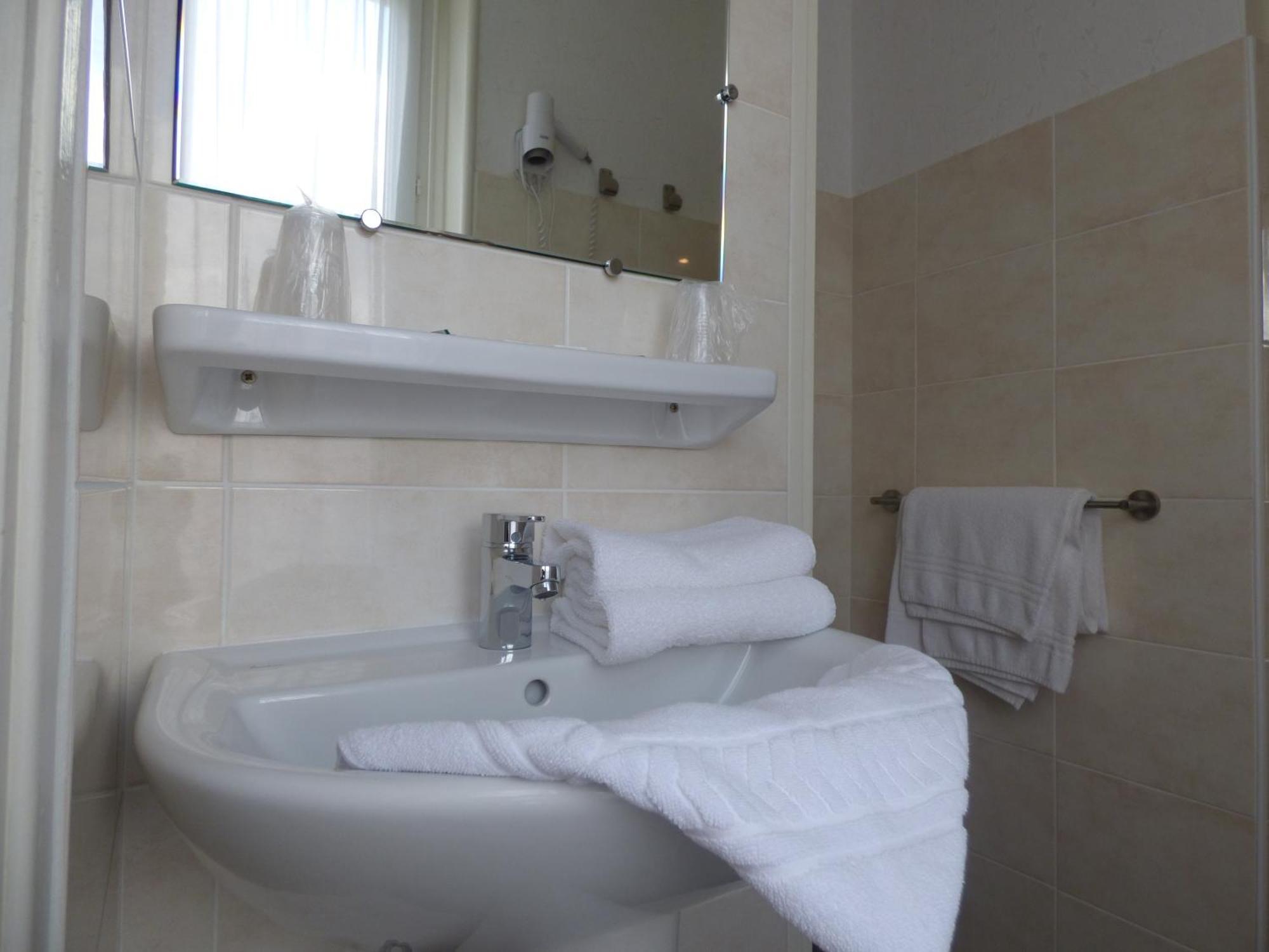 Hotel Saint Jean Vals-les-Bains Room photo